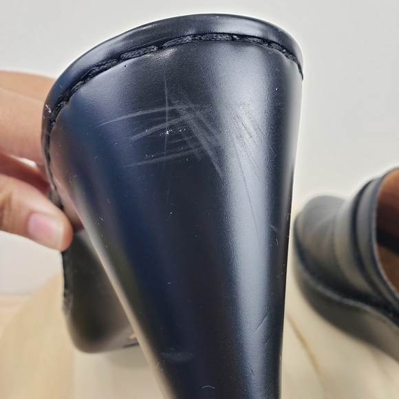 Born Clogs Mules Size 9 Black Leather Wedge Heel Mules Comfort Casual Bohemian - Picture 13 of 13